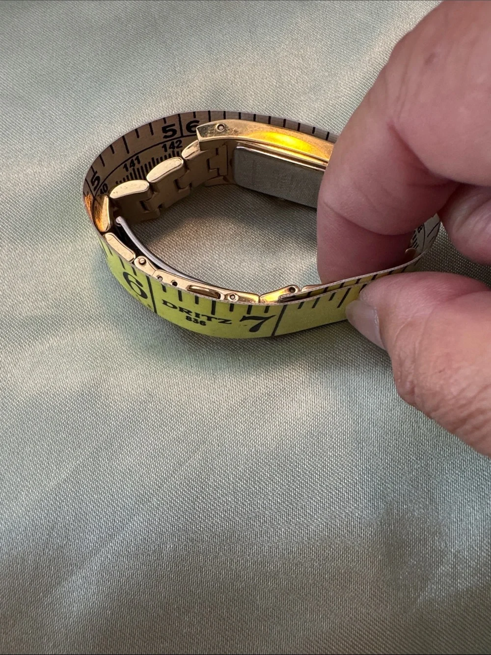 Guess shiny gold
